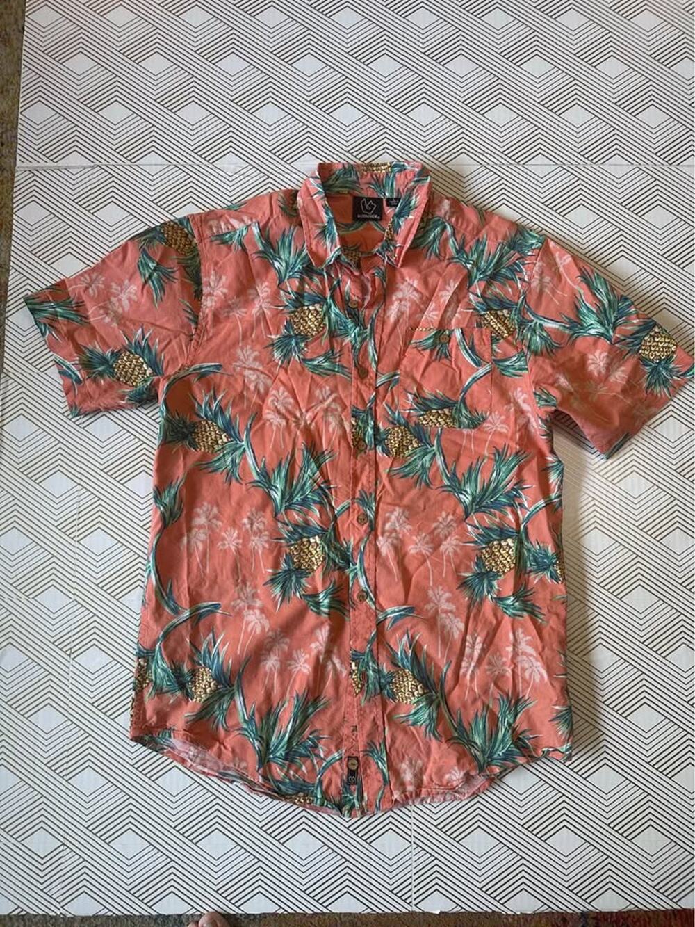 Burnside short-sleeve button-down Hawaiian shirt size L